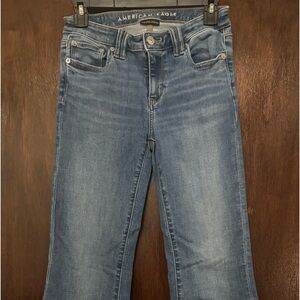 Women’s American Eagle 
Size 2 Reg